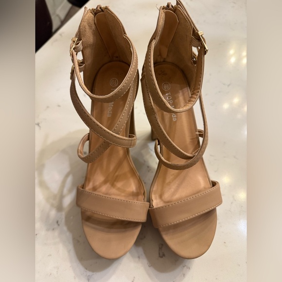 Too Moda tan SZ 6.5 gently used - Picture 2 of 6